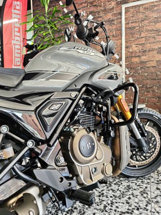 Hero Hunk 440 Naked Moto A2