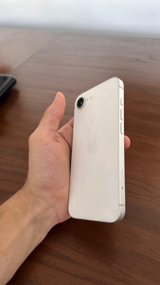 IPHONE 16e CORRECTO ESTADO