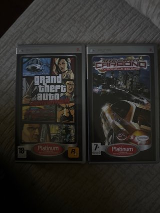 PSP Slim Sony Negra Piano con caja y 7 Juegos