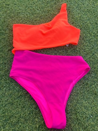 Bikini SHEIN un hombro flúor talla L