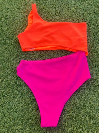 Bikini SHEIN un hombro flúor talla L