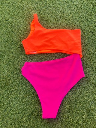 Bikini SHEIN un hombro flúor talla L
