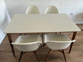 Conjunto Mesa y 4 Sillas Comedor