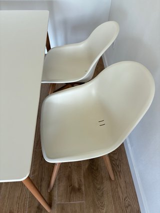Conjunto Mesa y 4 Sillas Comedor