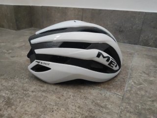 Casco Ciclismo MET Blanco y Negro
