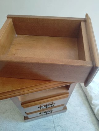 Mesita / cajonera