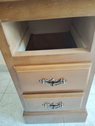 Mesita / cajonera