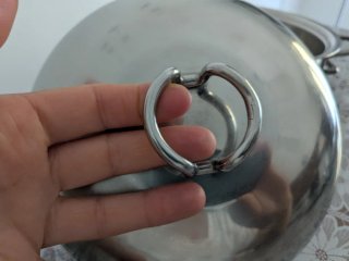 Pentola in metallo con coperchio