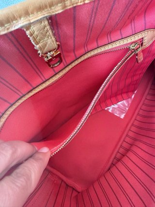 Louis Vuitton Neverfull Monogram Pochette