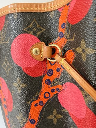 Louis Vuitton Neverfull Monogram Pochette
