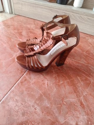 Tacones Marrones de Cuero