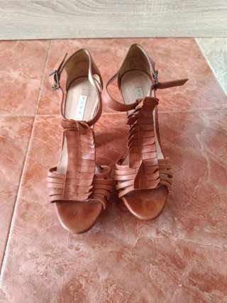 Tacones Marrones de Cuero