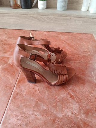 Tacones Marrones de Cuero