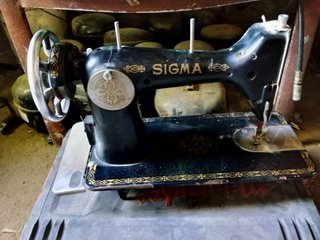 Máquina de coser Sigma antigua