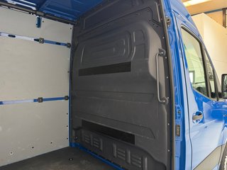 Mercedes-Benz eSprinter 2023