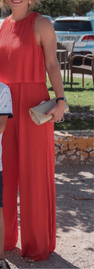 Mono rojo plisado mujer