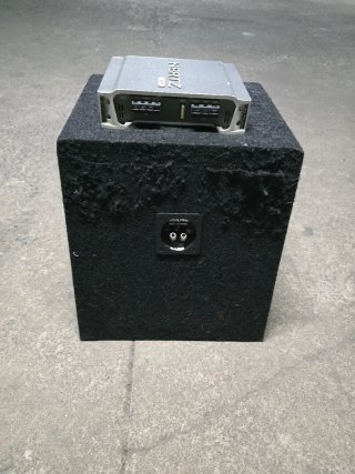 Amplificador y subwoofer
