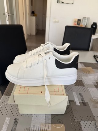 Alexander McQueen bambas muy bonitas