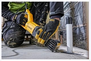 Sierra Sable DeWALT DW304PK + 58 Hojas, como NUEVA