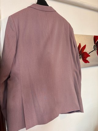 Traje de hombre rosa palo