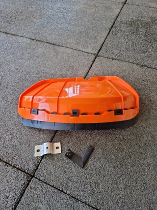 Protector para desbrozadora