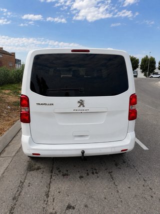 Peugeot Traveller 2021