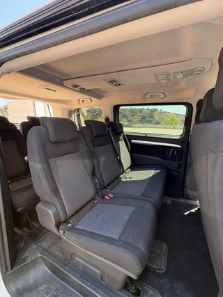 Peugeot Traveller 2021