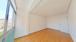 Piso en venta en Torrefiel en Valencia
