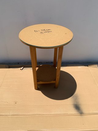 Mesa auxiliar redonda madera y aglomerado