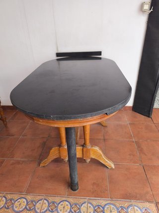 Mesa ovalada mármol y madera