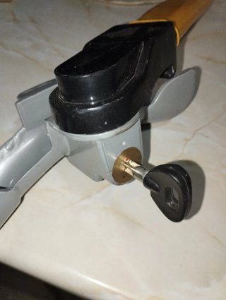 Antirrobo para coche con llave