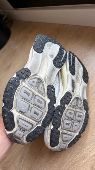 Nike Vomero 18 Blancas