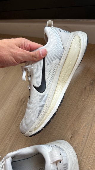 Nike Vomero 18 Blancas