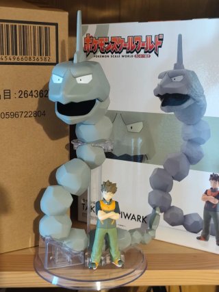 Figura Pokémon Onix y Brock Bandai