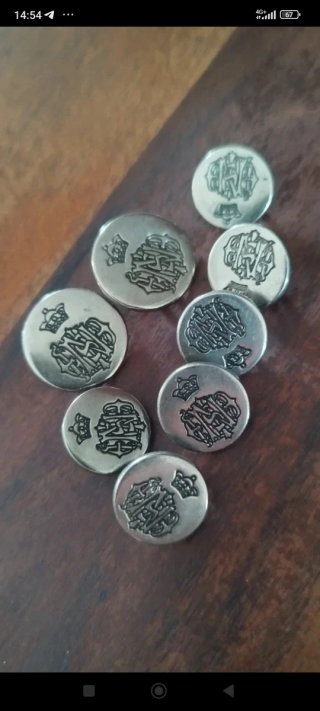 8 bottoni argentati con monogramma