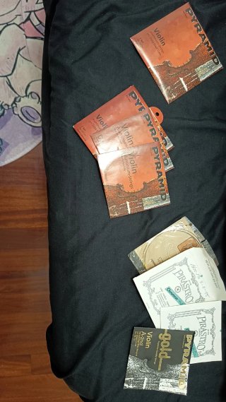 Violin copia Stradivarius y funda, arcos y cuerdas