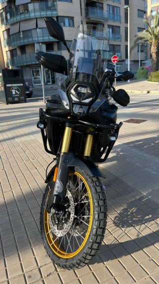 Voge 800 Rally Negra