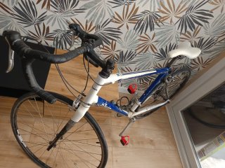 Bicicleta Btwin Azul y Blanca