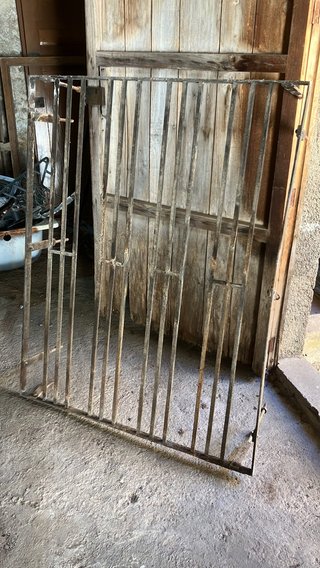 Reja de hierro para ventana, 1 reja forjada