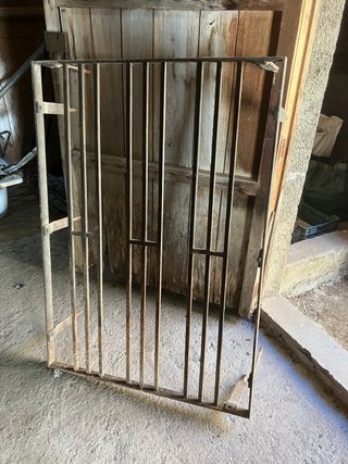 Reja de hierro para ventana, 1 reja forjada