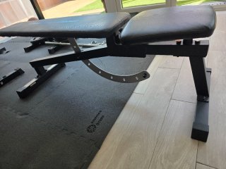 Equipo de gimnasio: pesas, barras y accesorios