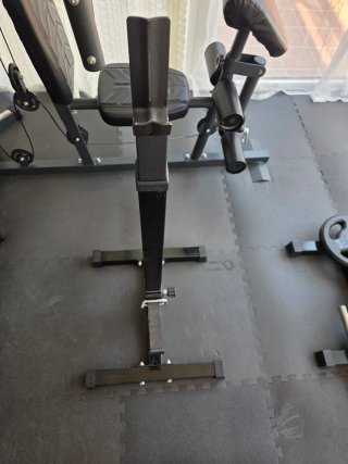 Equipo de gimnasio: pesas, barras y accesorios