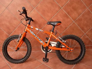 Bicicleta infantil naranja 4-6 años