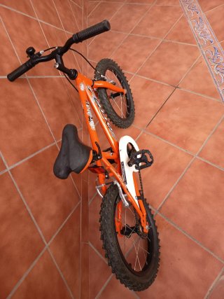 Bicicleta infantil naranja 4-6 años