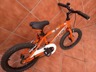 Bicicleta infantil naranja 4-6 años