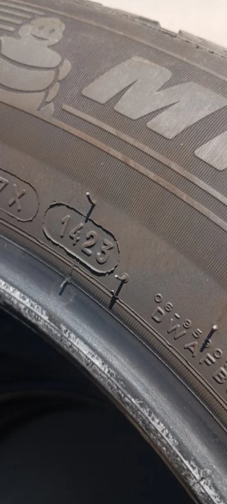 Michelin 225/60 R18 104W Neumático