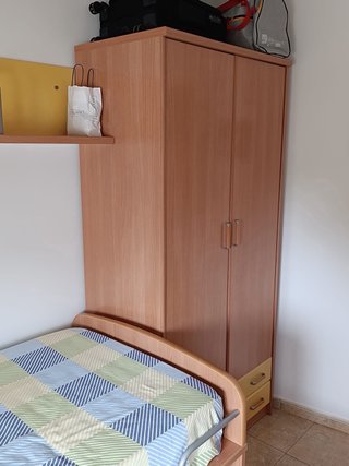 Cama nido, baldas y armario dormitorio