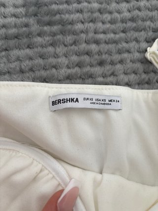 Corsé blanco Bershka con volantes