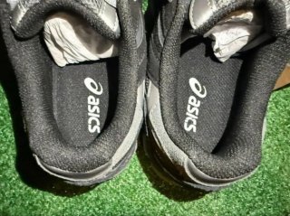 ASICS gel nyc Zapatillas Negras y Plateadas