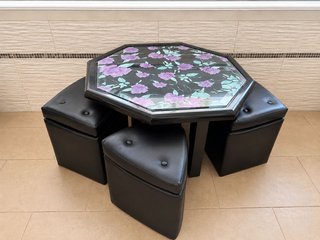 Mesa octogonal con 4 pufs negros